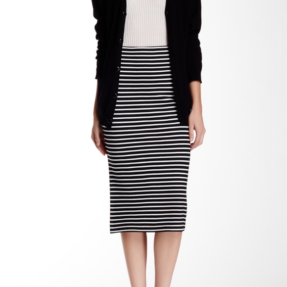 Sanctuary Dresses & Skirts - Sanctuary EUC Midi Black White Stripe Pencil Skirt
